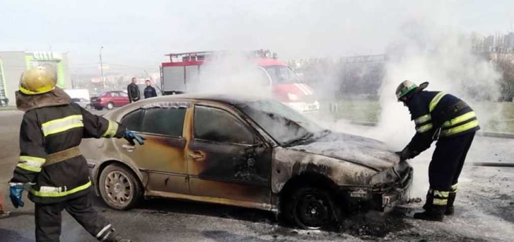 Под Днепром мужчина получил ожоги, когда пытался спасти свое авто, – ФОТО