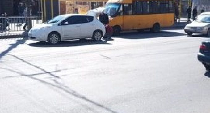 ДТП на Тополе: в Днепре произошла авария с маршруткой и легковушкой, – ФОТО