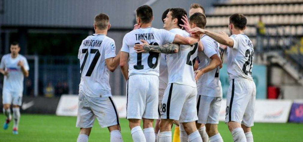 Футбол: «Десна» обіграла «Зорю» в матчі з двома вилученнями