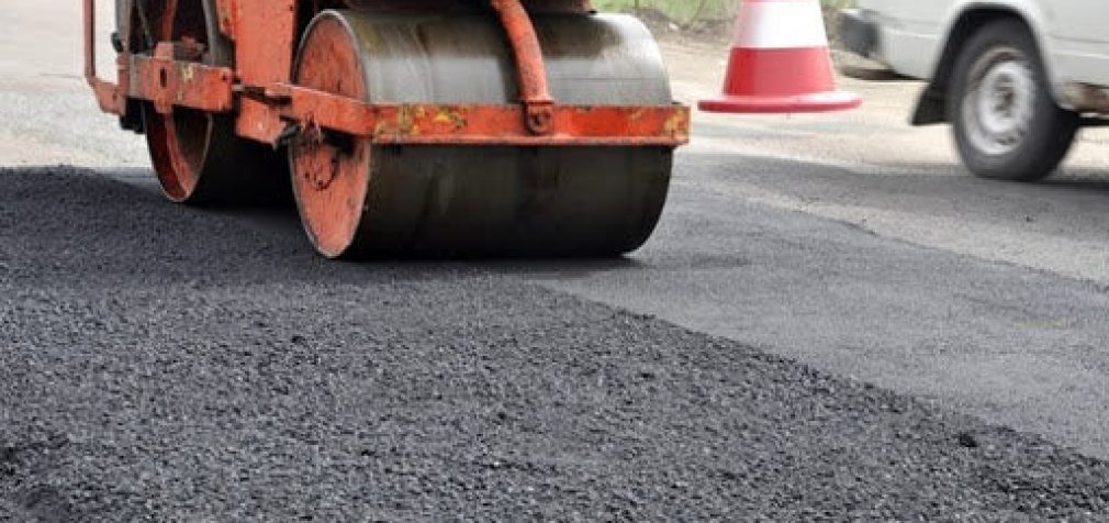 В Днепре горожане просят отремонтировать дорожное покрытие на улице Старокодацкой и внести дорогу на баланс города