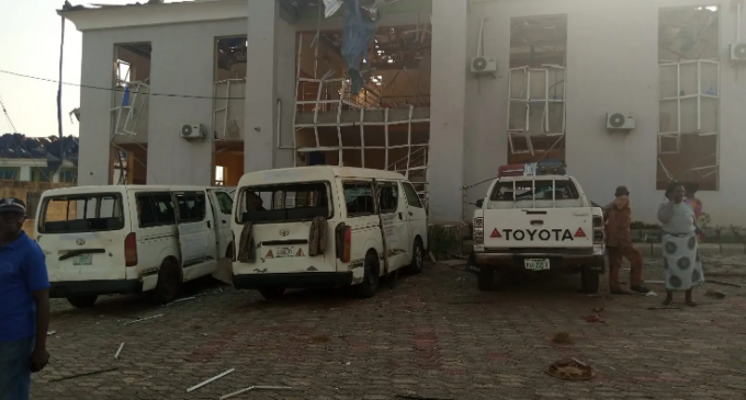 Взрыв в Нигерии: снесло более ста зданий, 13 пострадавших