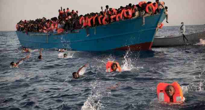 В Италию и на Мальту по морю продолжают прибывать мигранты