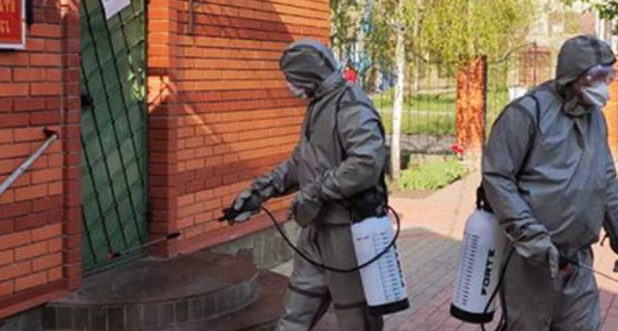 В Днепропетровской области спасатели обрабатывали дезраствором храмы и остановки, – ФОТО