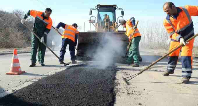 Днепряне требуют провести капитальный ремонт дороги на жилмассиве Фрунзенский