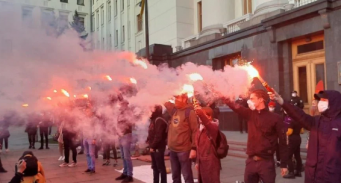 Дело об убийстве Гандзюк: активисты проводят акции протеста