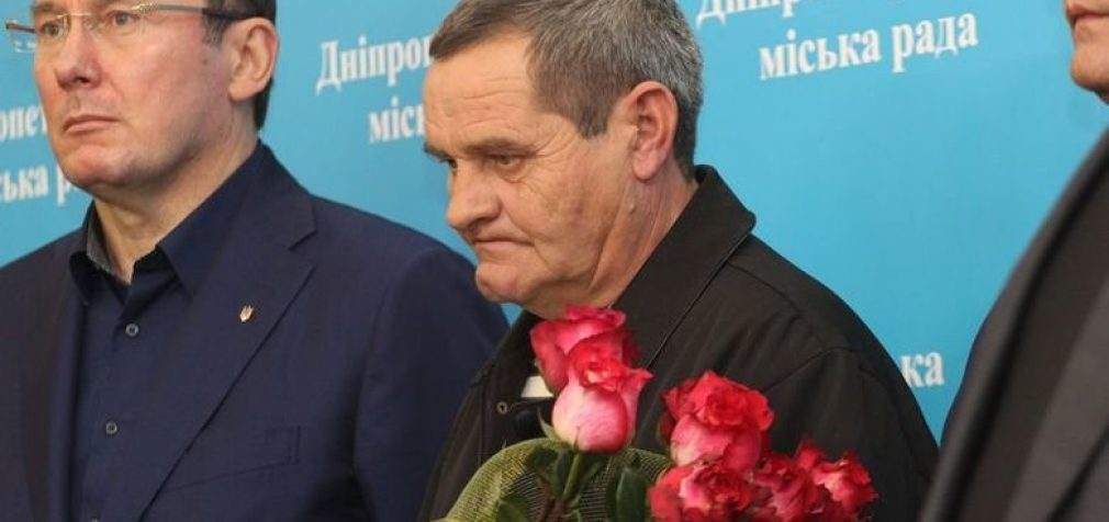 Спасал полицейских, рискуя жизнью: днепряне требуют присвоить улице имя Валерия Тимонина