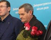 Спасал полицейских, рискуя жизнью: днепряне требуют присвоить улице имя Валерия Тимонина
