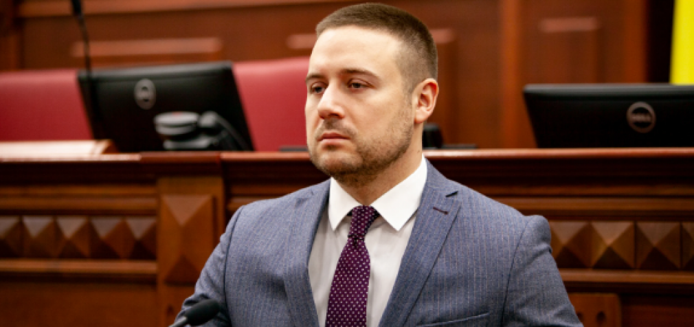 Заместителя главы КГГА задержали за нападение на полицейского