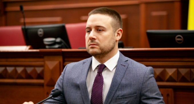 Заместителя главы КГГА задержали за нападение на полицейского