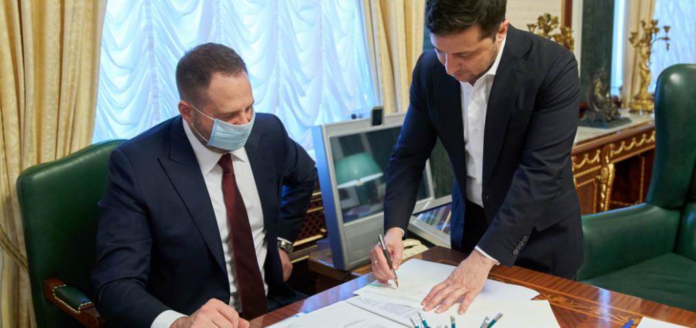 Зеленский подписал закон об открытии рынка земли в Украине