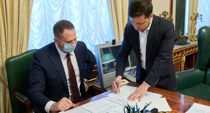 Зеленский подписал закон об открытии рынка земли в Украине