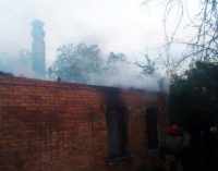 Под Днепром 4 часа тушили пожар в жилом доме, – ФОТО