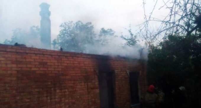 Под Днепром 4 часа тушили пожар в жилом доме, – ФОТО