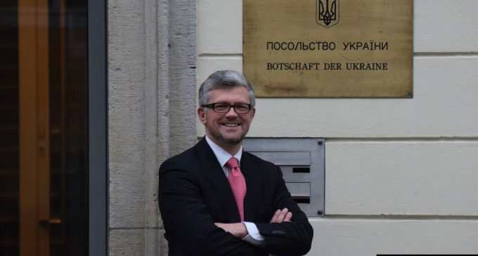 Посол Украины в ФРГ предложил экс-канцлеру пари по Крыму