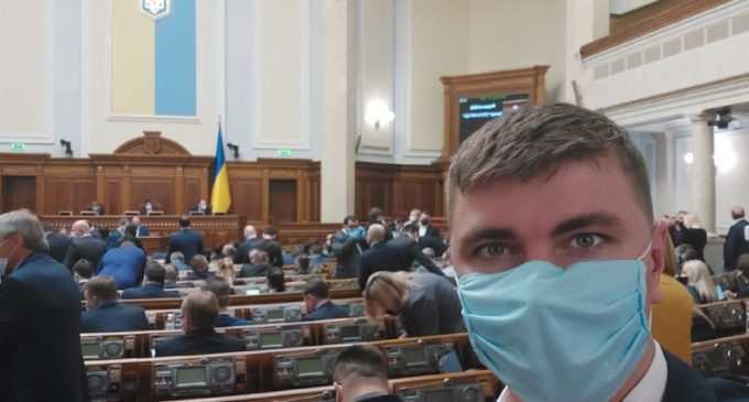Нардеп обратился в суд из-за принятия “антиколомойского закона”