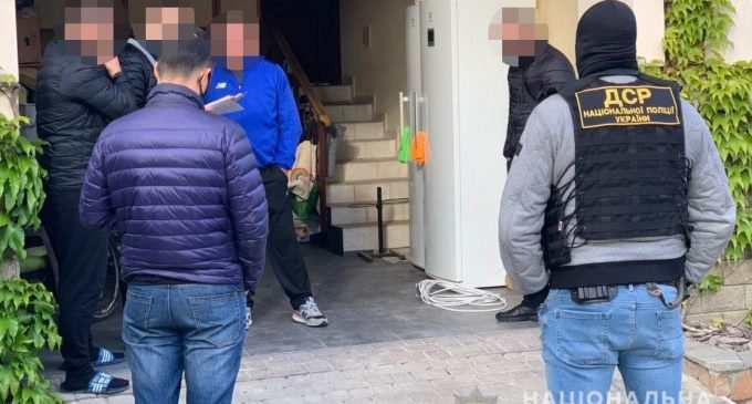 В Киеве полицейские изъяли 400 тысяч долларов «воровского общака»