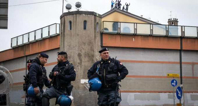 Бунт в тюрьме Венесуэлы: погибли более сорока человек