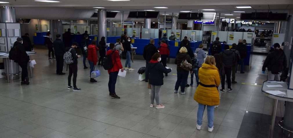 За сутки в Украину вернулись 800 соотечественников на спецрейсах