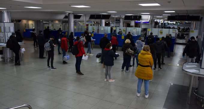 За сутки в Украину вернулись 800 соотечественников на спецрейсах