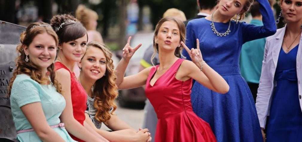 В Украине просят провести выпускные для школьников, несмотря на карантин