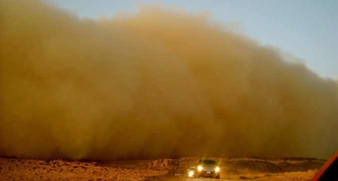 На США надвигается самая масштабная песчаная буря за полвека