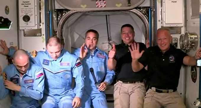 Экипаж корабля SpaceX уже на МКС: это настоящий прорыв США