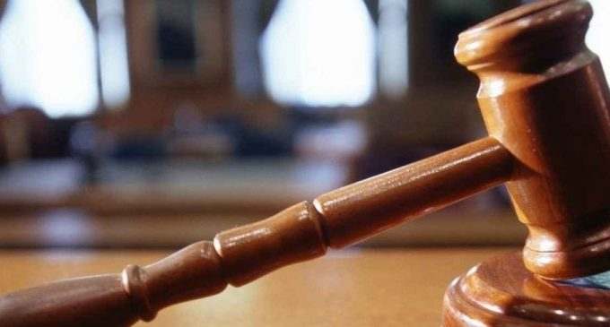 Под Днепром задержали мэра одного из городов и его помощника во время получения взятки