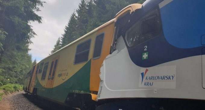 В Чехии лоб в лоб столкнулись два поезда, есть жертвы