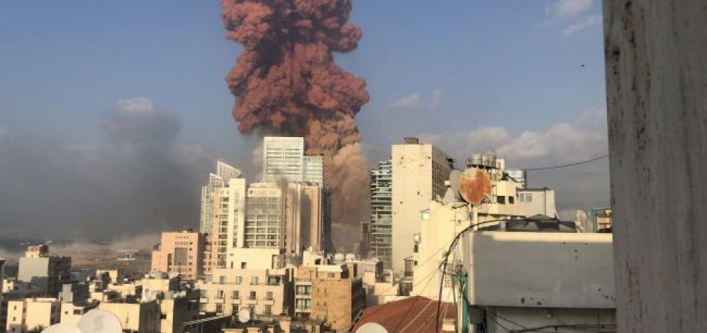 Взрывы в Бейруте: чрезвычайное положение и аресты