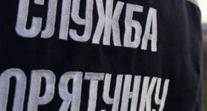 В центре Днепра мужчина попал под завал дома, когда искал металл, – ФОТО