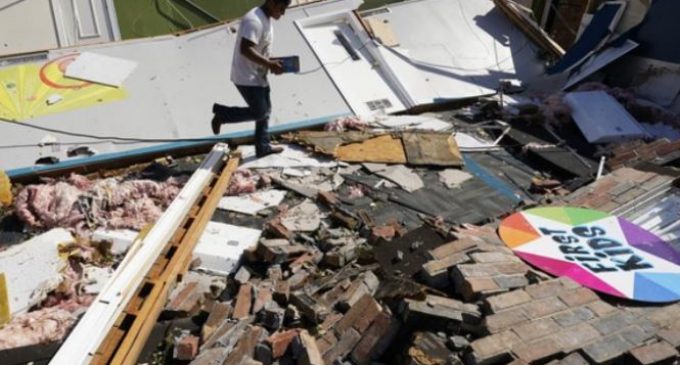 Ураган «Лаура» в США убил 6 человек и разрушил целые кварталы