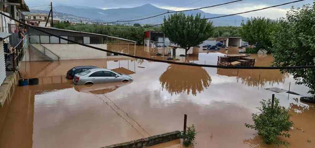 На Грецию обрушился ураган «Ианос», погибли два человека