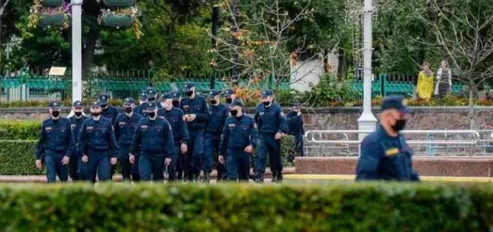 БТР, силовики и водомёты: в Минске – «Марш единства»