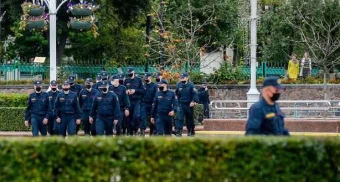 БТР, силовики и водомёты: в Минске – «Марш единства»