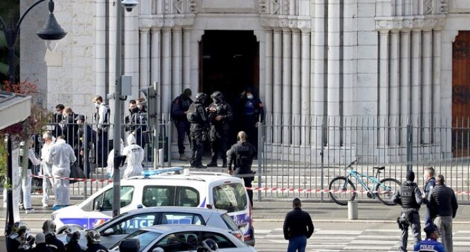 Во Франции новые попытки терактов, Макрон мобилизовал военных