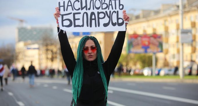 Стрельба и взрывы: как прошёл воскресный марш в Беларуси