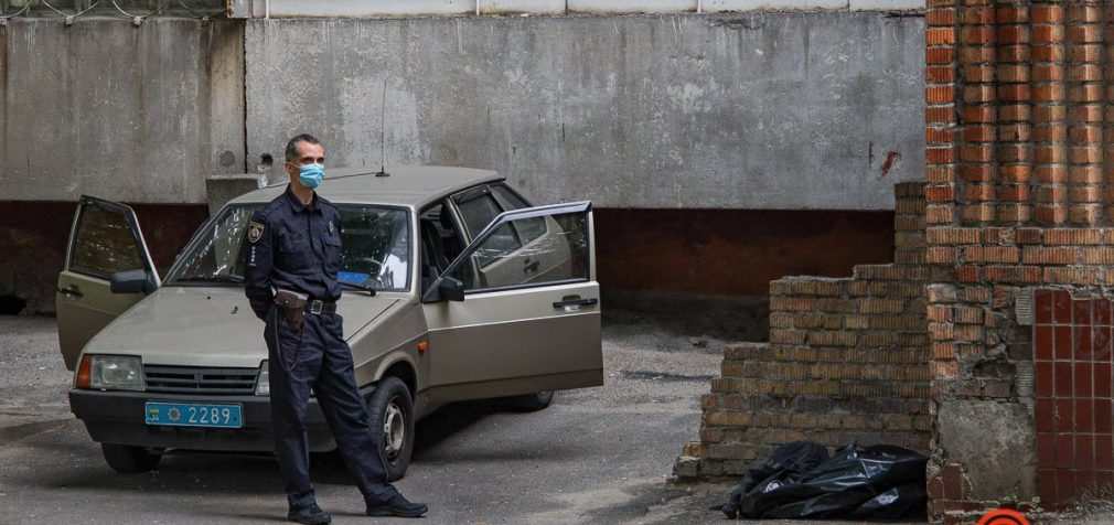 В Днепре на жилом массиве Тополь-2 нашли труп мужчины, – ФОТО