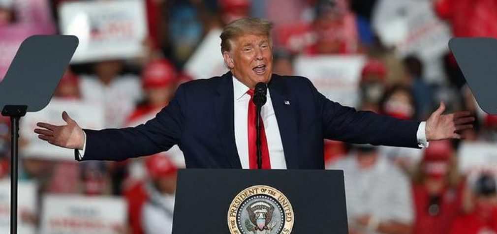 Трамп, вылечившийся от COVID-19, станцевал перед избирателями