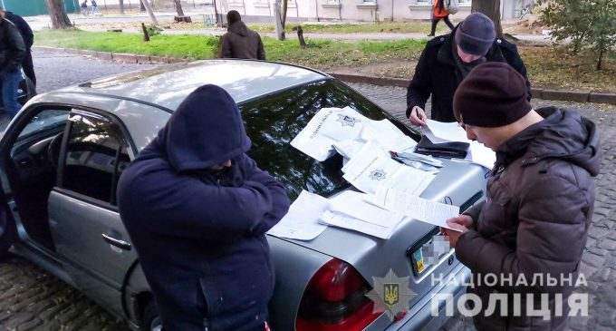 Банда таксистов в Николаеве торговала «наркотой» и похищала людей