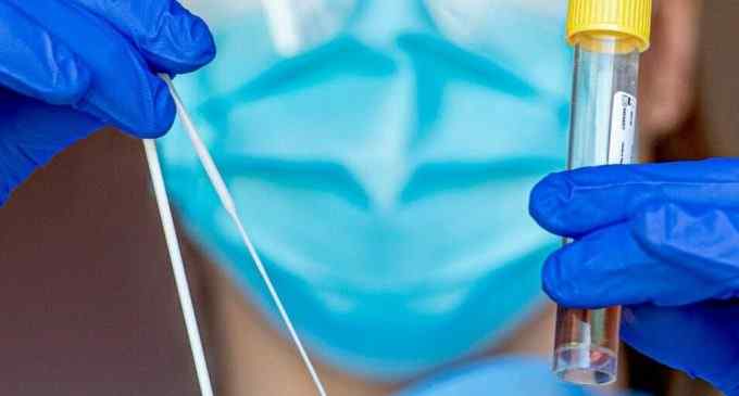 Пройти тест на коронавирус в Днепре: как будут работать клиники и лаборатории в период праздников