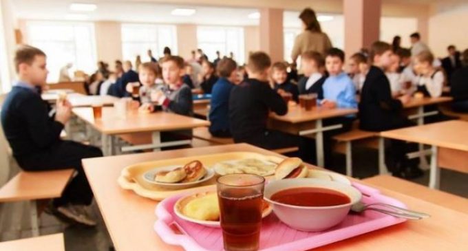 Без кофе, колбасы и меньше соли: с 1-го января в школах Днепра должны изменить питание