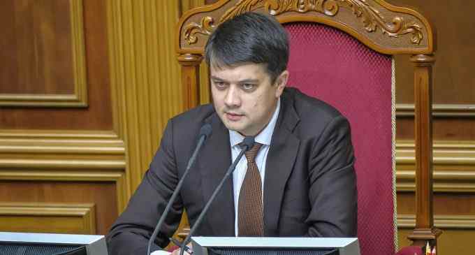 Нескольких министров могут отправить в отставку, – Разумков