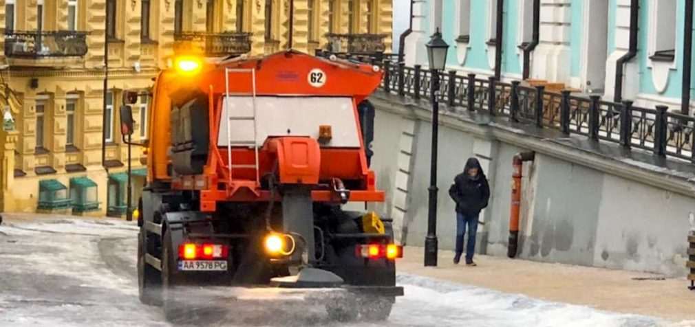 Непогода в Украине: обесточенные сёла и полторы тысячи ДТП