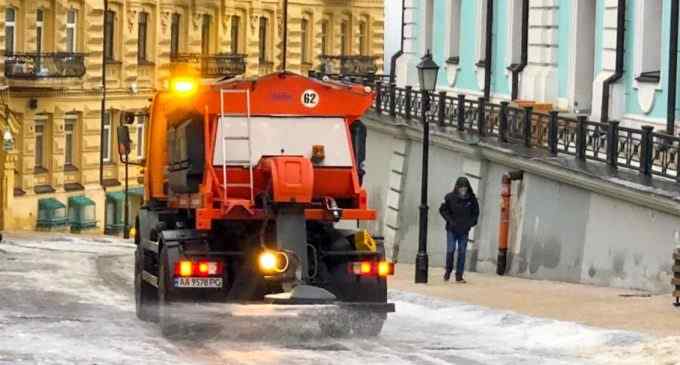 Непогода в Украине: обесточенные сёла и полторы тысячи ДТП