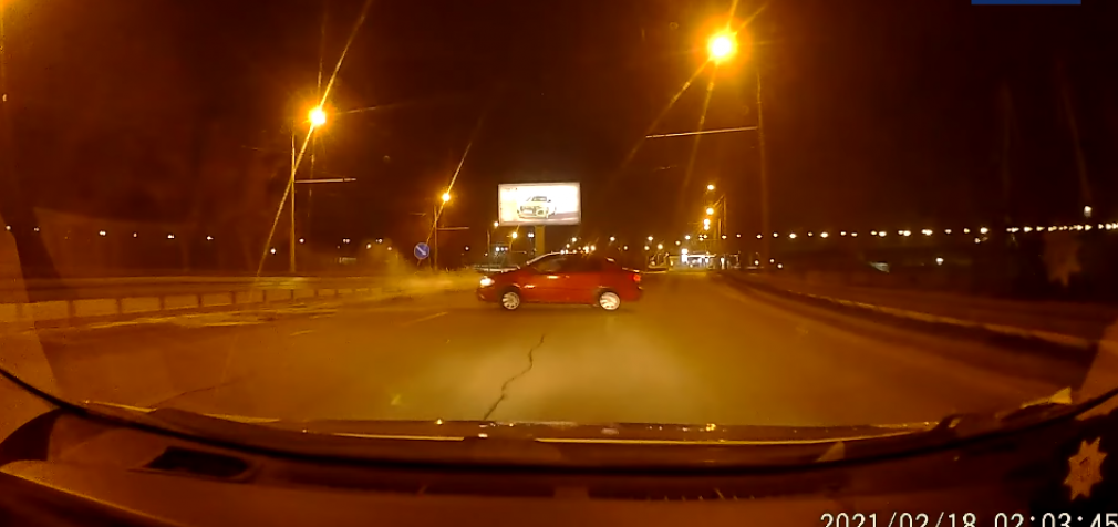ДТП, таран полицейской машины и погоня: в Днепре задержали пьяную женщину за рулем
