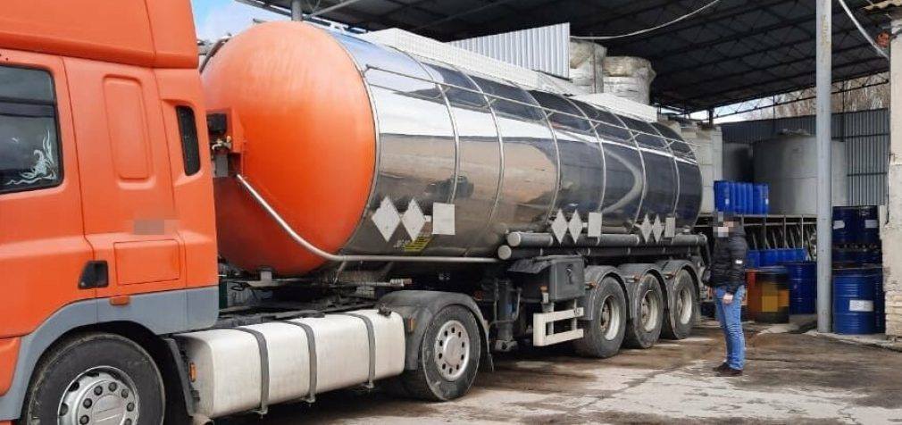 В Днепре СБУ накрыла схему продажи нелегального алкоголя под видом “антисептиков”