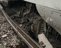 Под Днепром “Интерсити” сошел с рельсов: движение поездов до сих пор парализовано
