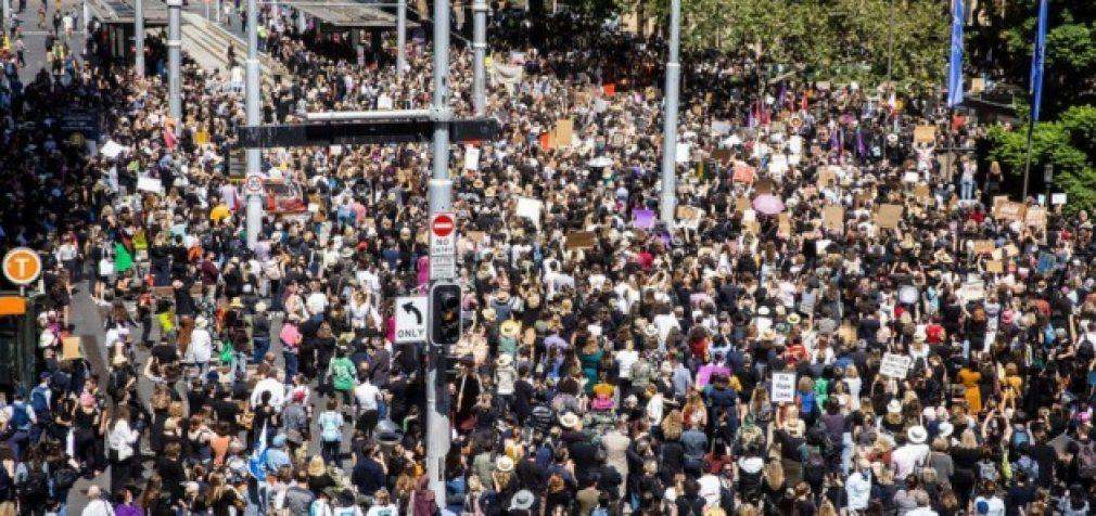 Протестные настроения нарастают во многих странах мира