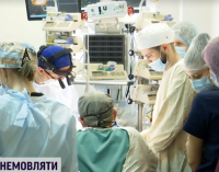 В Днепре врачи спасли младенца, который родился с килограммовой опухолью