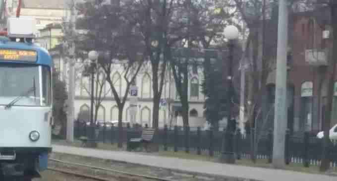 На центральном проспекте в городе Днепр отмена маршрутов и изменения в движении